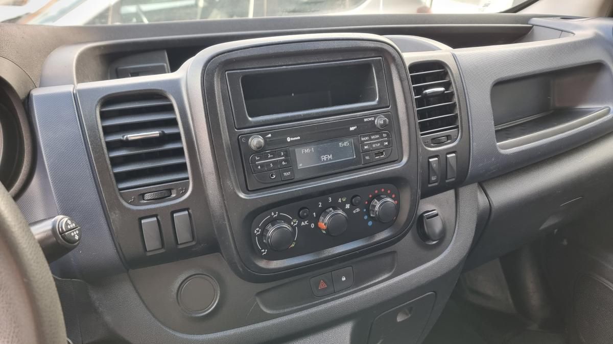 opel-vivaro-2018-diesel-1598cc