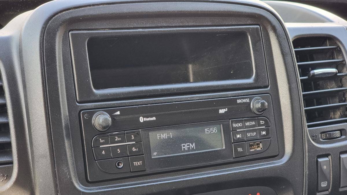 opel-vivaro-2018-diesel-1598cc