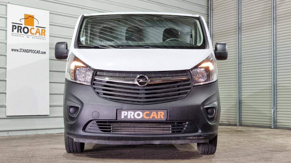 opel-vivaro-2018-diesel-1598cc