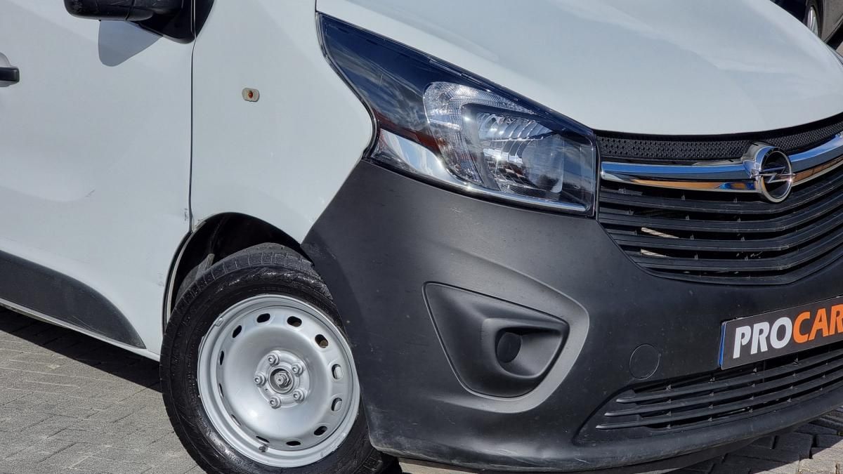 opel-vivaro-2018-diesel-1598cc