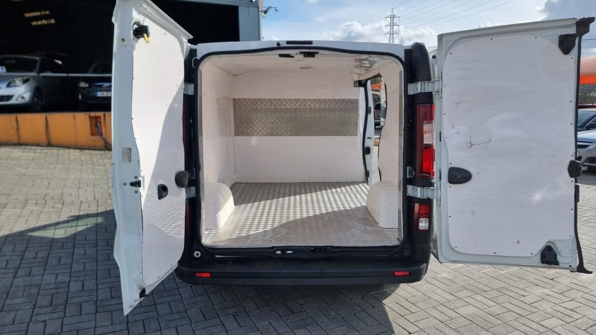 opel-vivaro-2018-diesel-1598cc