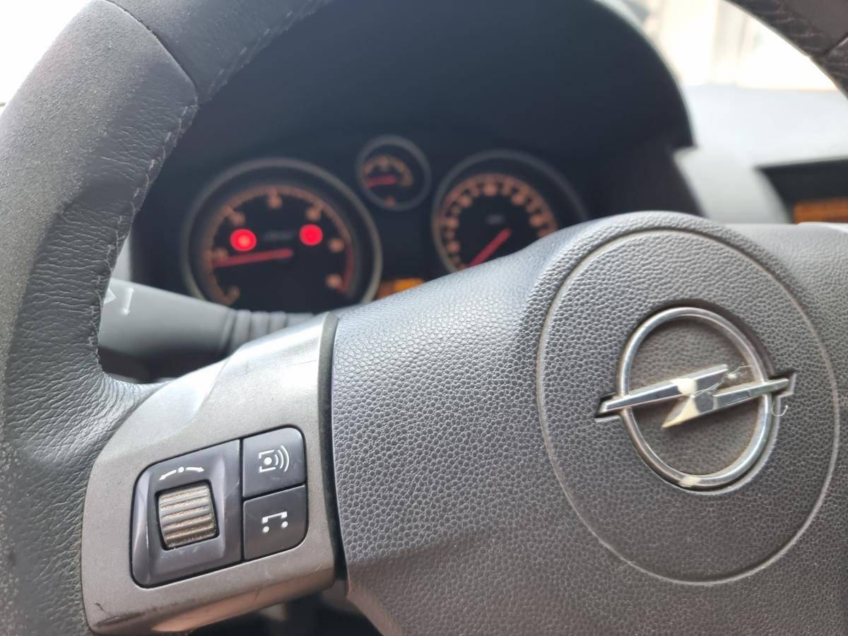 opel-astra-caravan-2005-diesel-1686cc