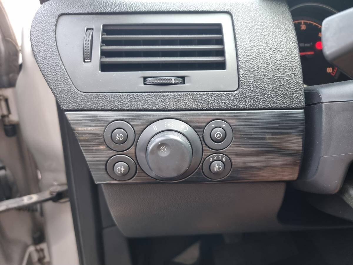 opel-astra-caravan-2005-diesel-1686cc