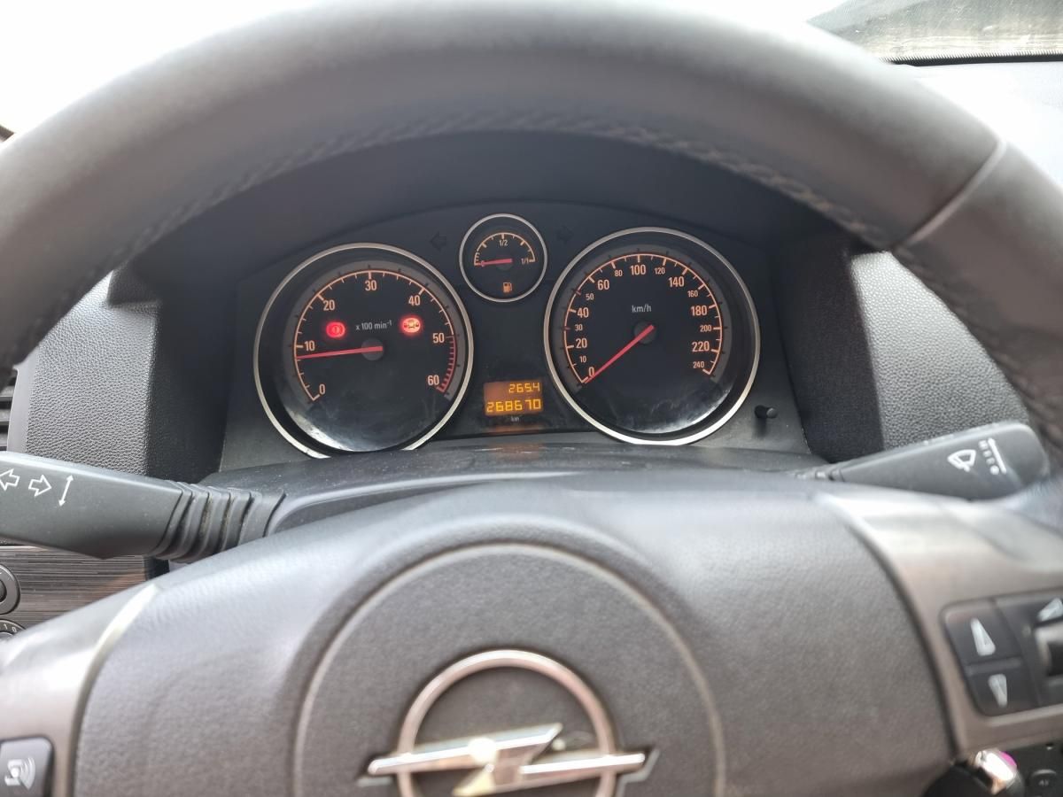 opel-astra-caravan-2005-diesel-1686cc