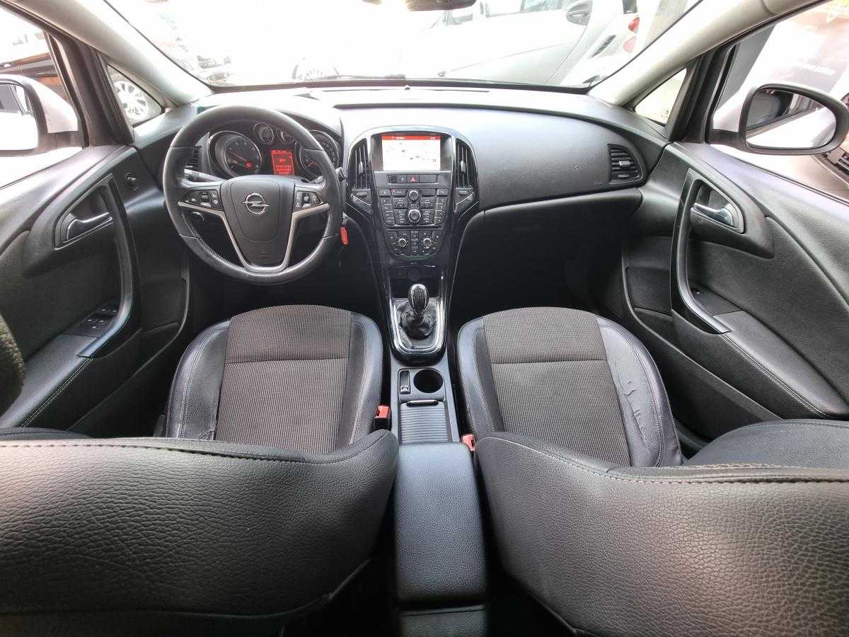opel-astra-sport-tourer-2015-diesel-1598cc