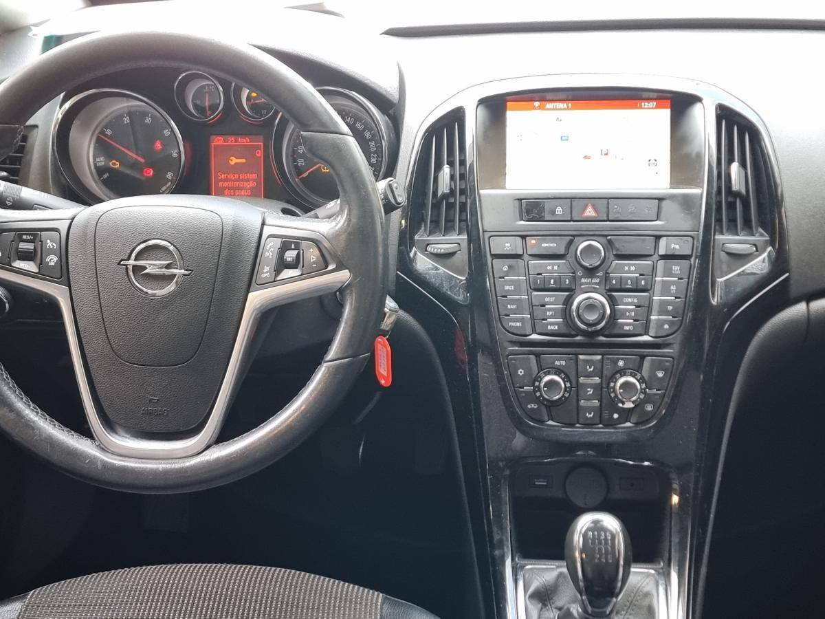 opel-astra-sport-tourer-2015-diesel-1598cc