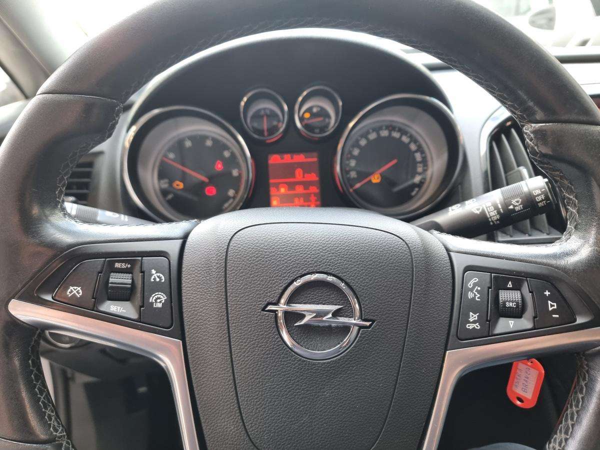 opel-astra-sport-tourer-2015-diesel-1598cc
