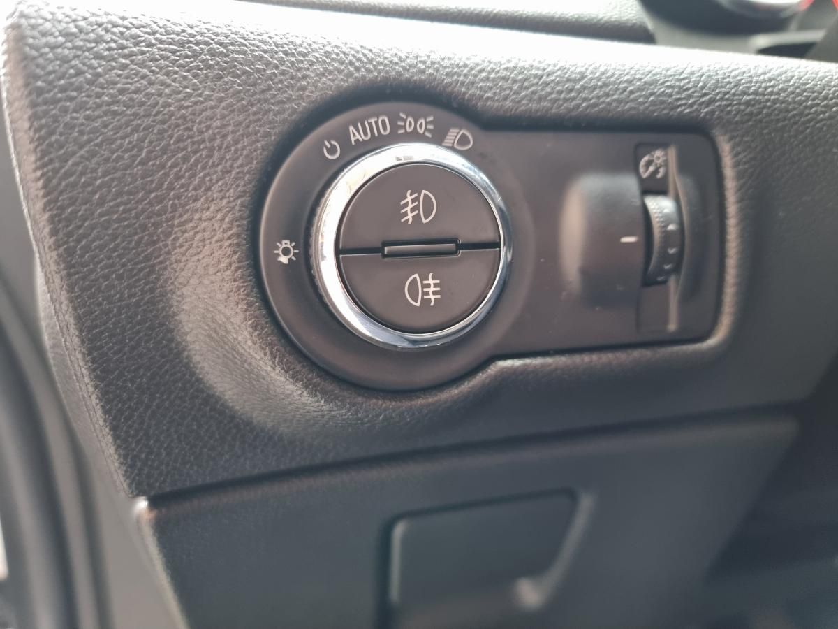 opel-astra-sport-tourer-2015-diesel-1598cc