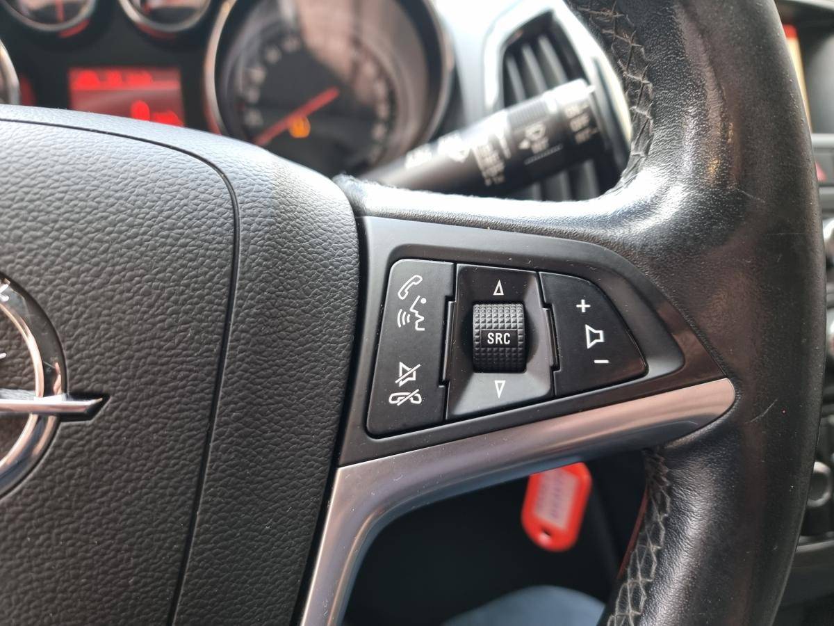 opel-astra-sport-tourer-2015-diesel-1598cc
