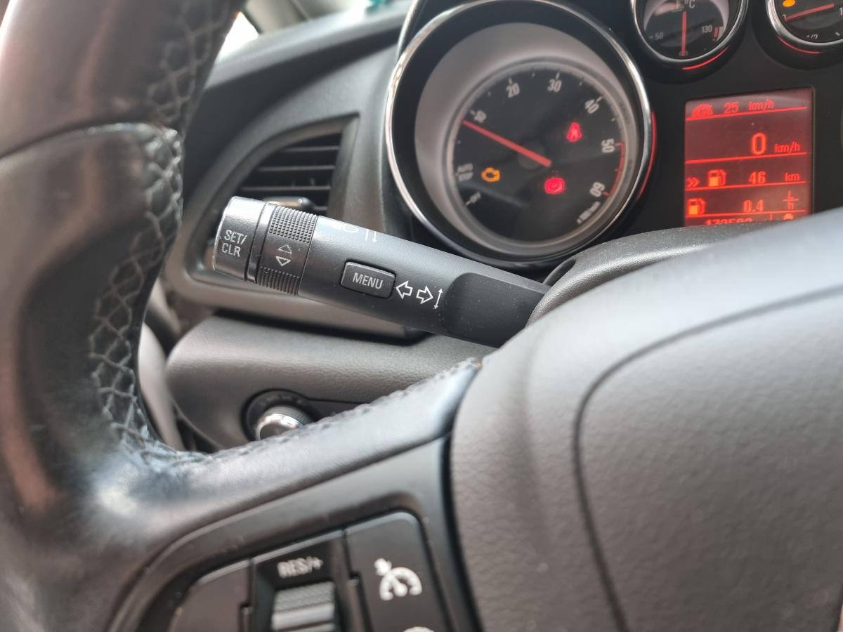 opel-astra-sport-tourer-2015-diesel-1598cc