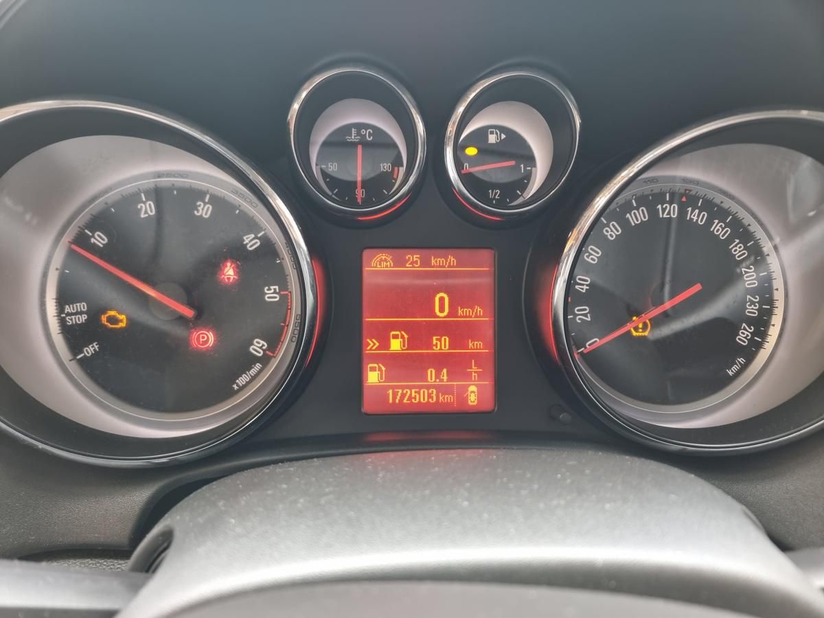 opel-astra-sport-tourer-2015-diesel-1598cc