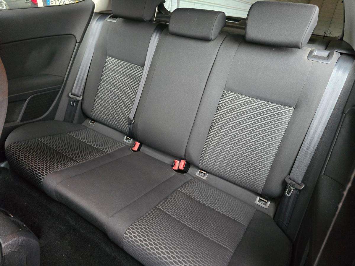 volkswagen-golf-2010-diesel-1598cc