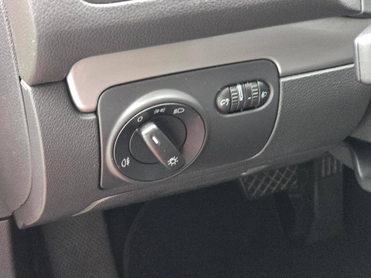 volkswagen-golf-2010-diesel-1598cc