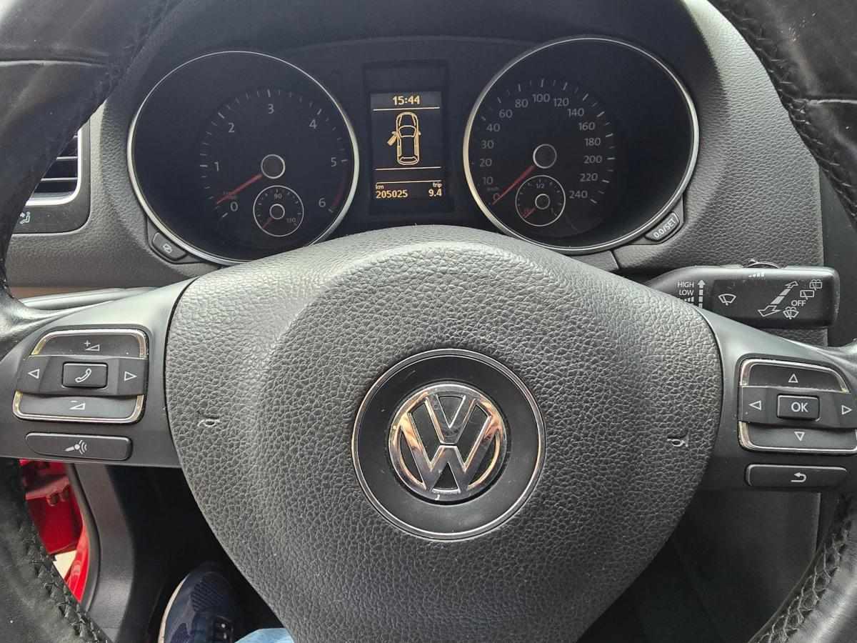volkswagen-golf-2010-diesel-1598cc