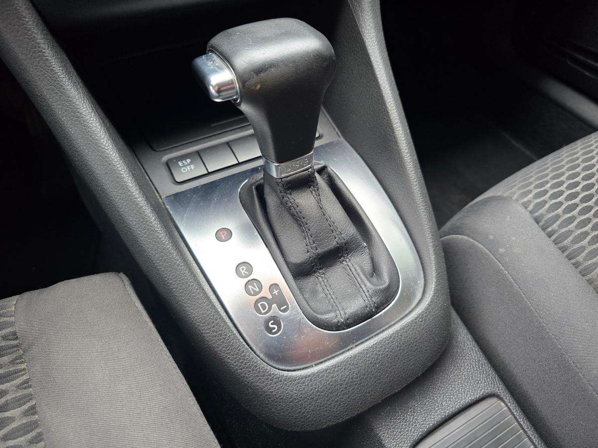 volkswagen-golf-2010-diesel-1598cc