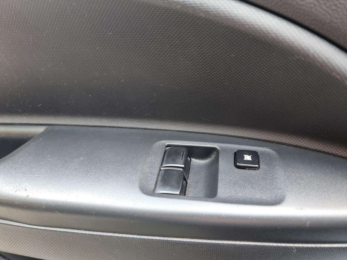 mitsubishi-space-star-2014-gasolina-1193cc