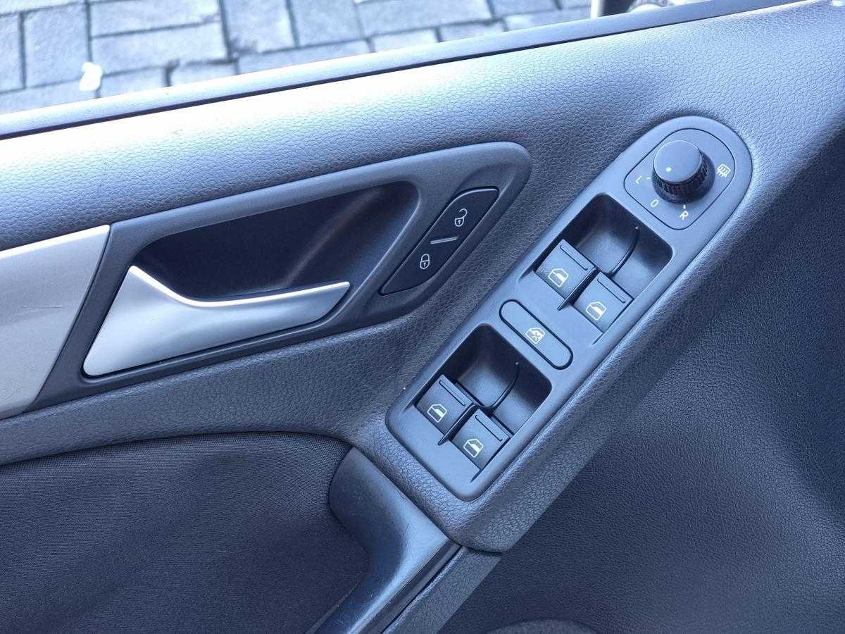 volkswagen-golf-2010-diesel-1598cc