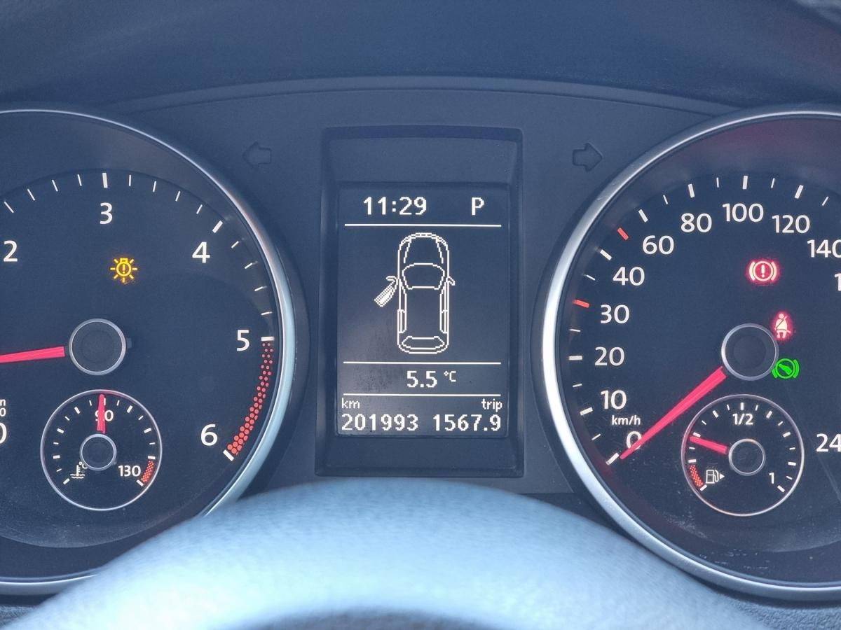 volkswagen-golf-2010-diesel-1598cc