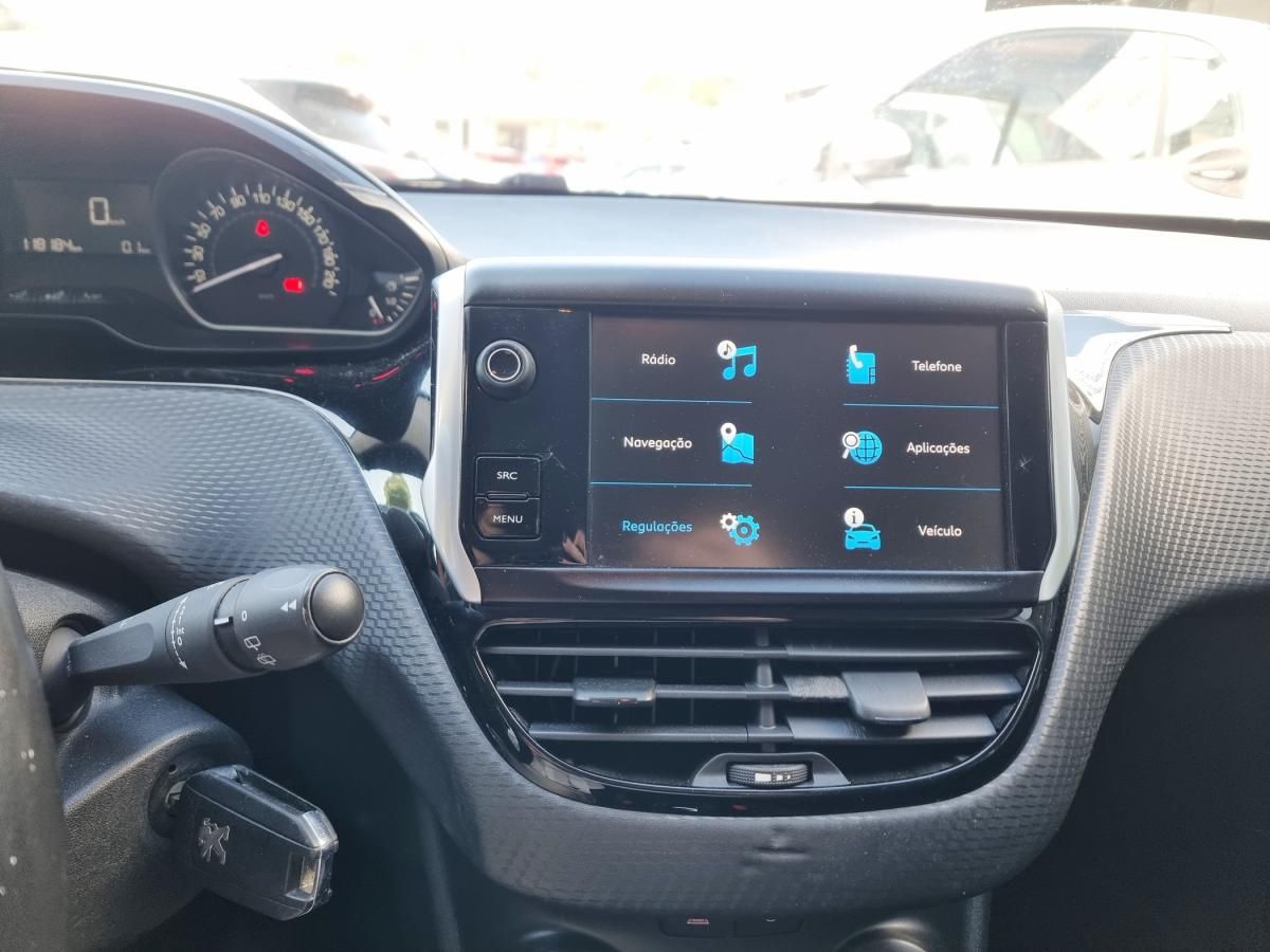 peugeot-208-2017-gasolina-1199cc