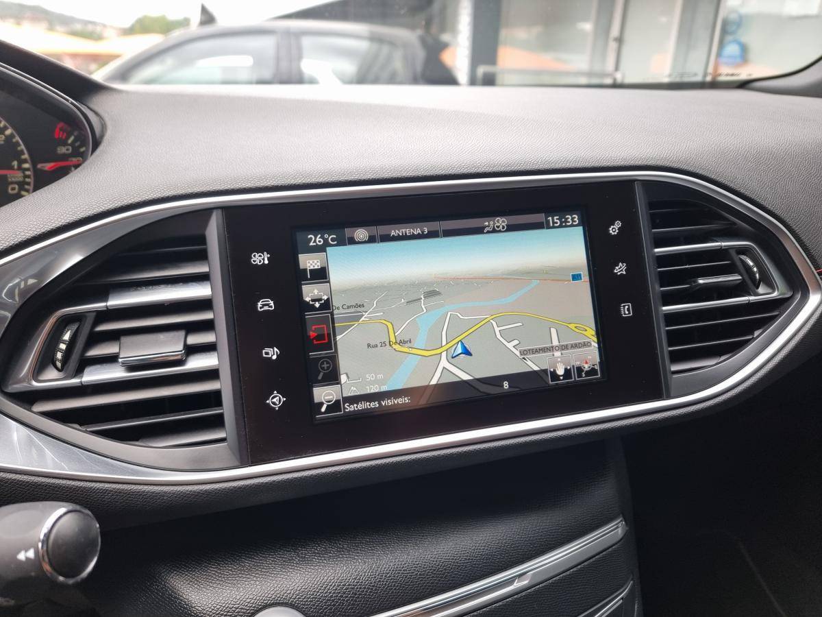 peugeot-308-2015-gasolina-1199cc