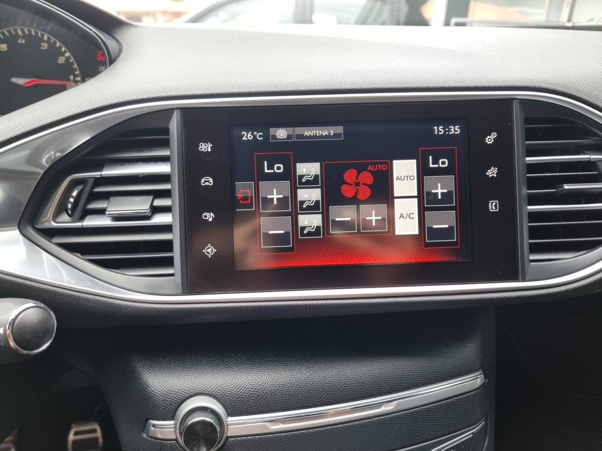 peugeot-308-2015-gasolina-1199cc
