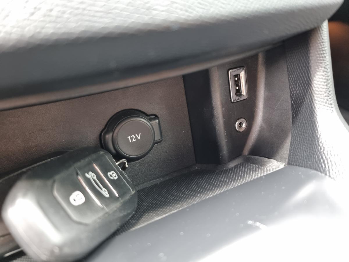 peugeot-308-2015-gasolina-1199cc