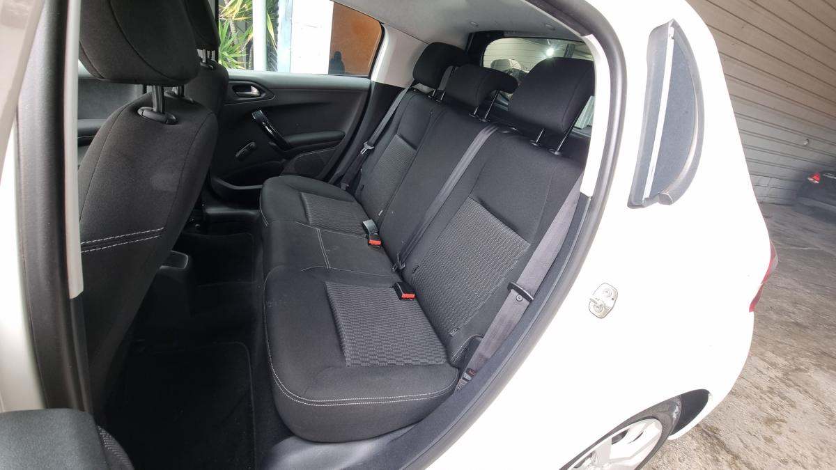 peugeot-208-2014-diesel-1560cc