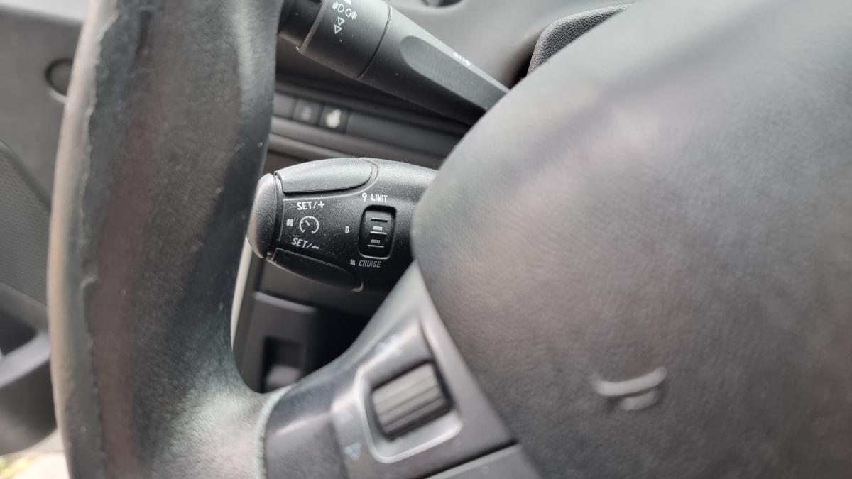 peugeot-208-2014-diesel-1560cc