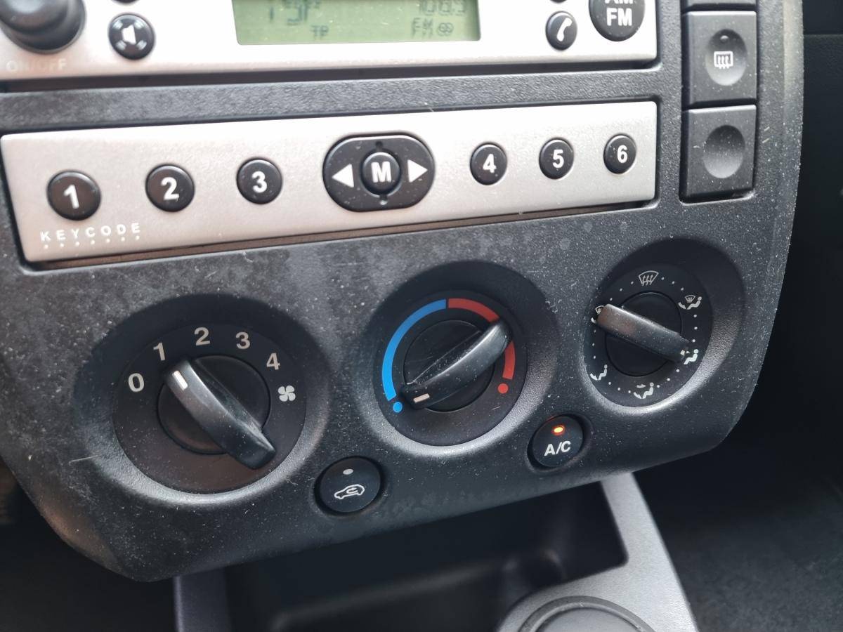 ford-fiesta-2005-gasolina-1242cc