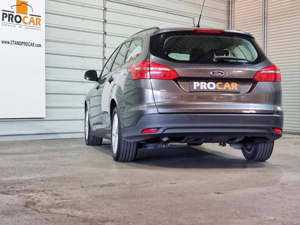 ford-focus-sw-2017-diesel-1499cc