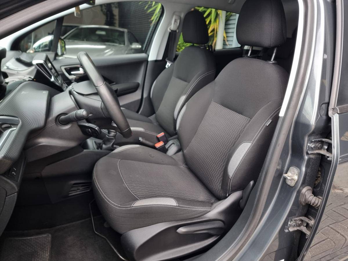 peugeot-208-2016-gasolina-1199cc
