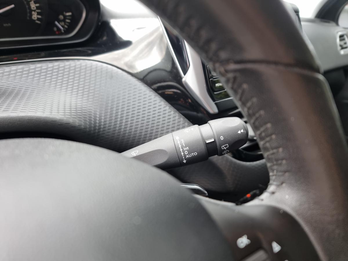 peugeot-208-2016-gasolina-1199cc