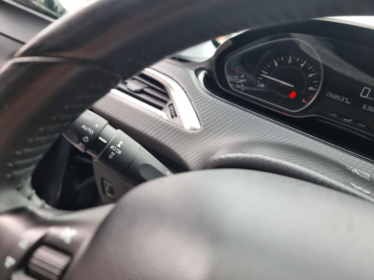 peugeot-208-2016-gasolina-1199cc