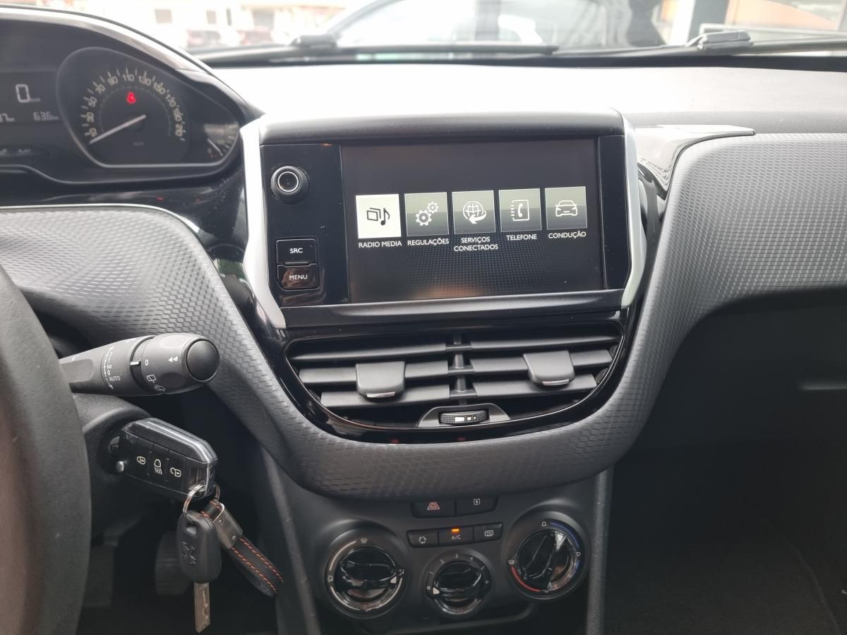 peugeot-208-2016-gasolina-1199cc