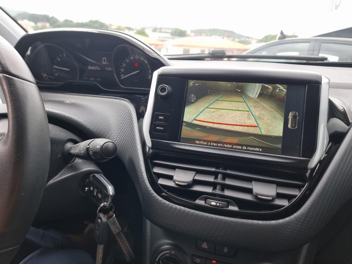 peugeot-208-2016-gasolina-1199cc