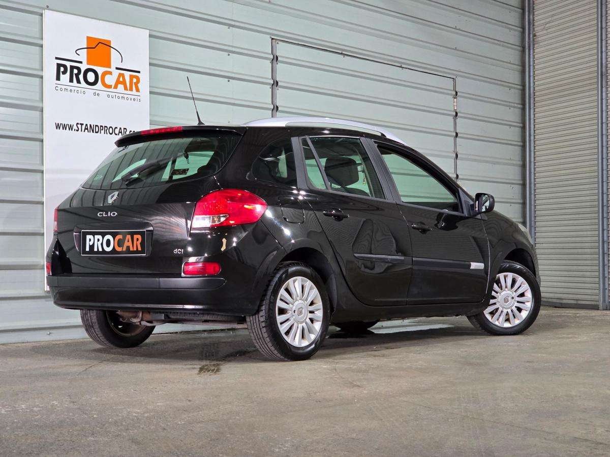 renault-clio-sport-tourer-2011-diesel-1461cc