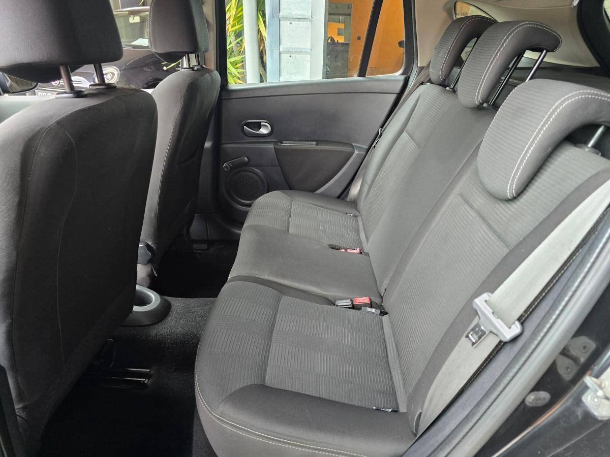 renault-clio-sport-tourer-2011-diesel-1461cc