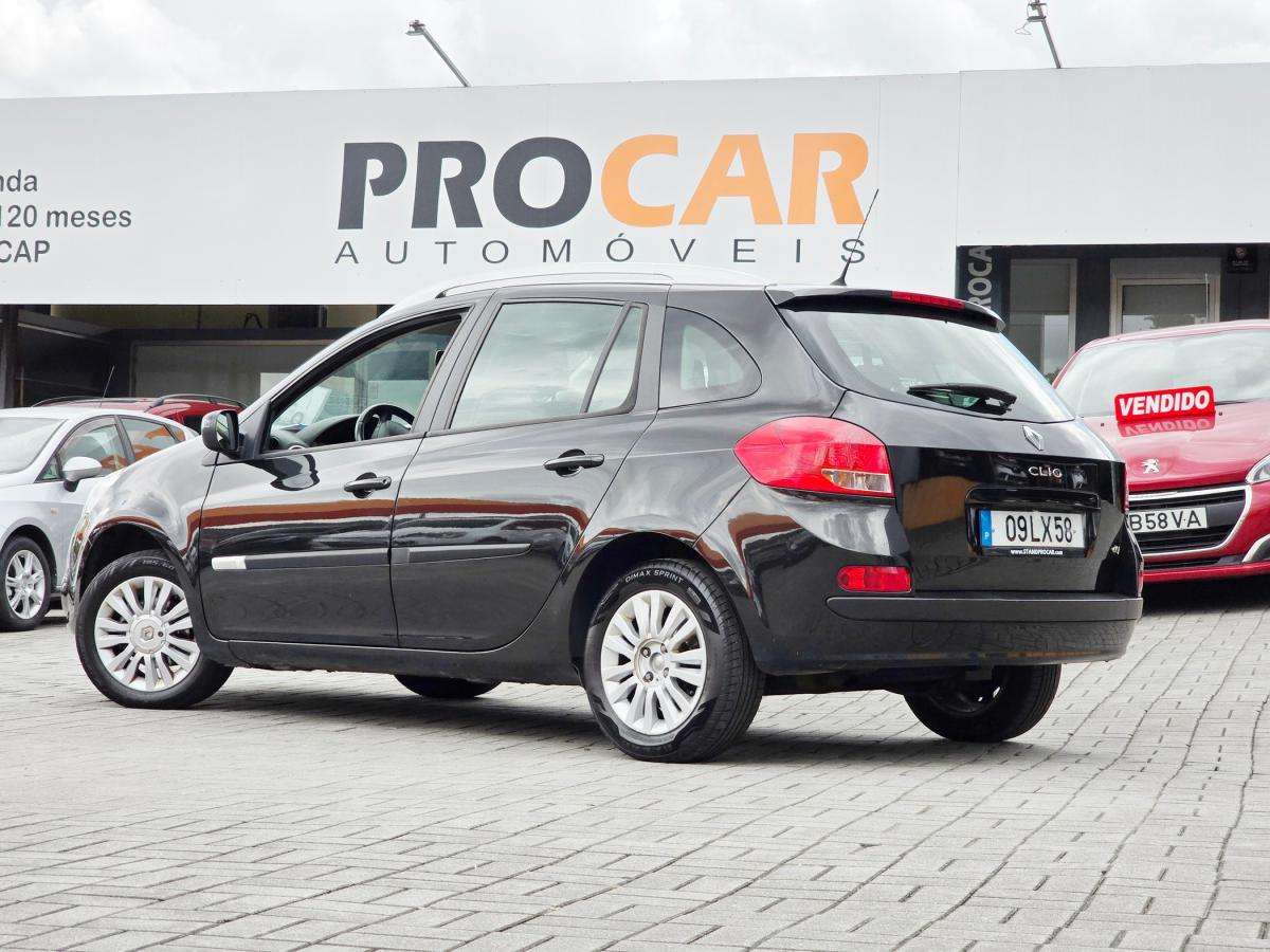 renault-clio-sport-tourer-2011-diesel-1461cc