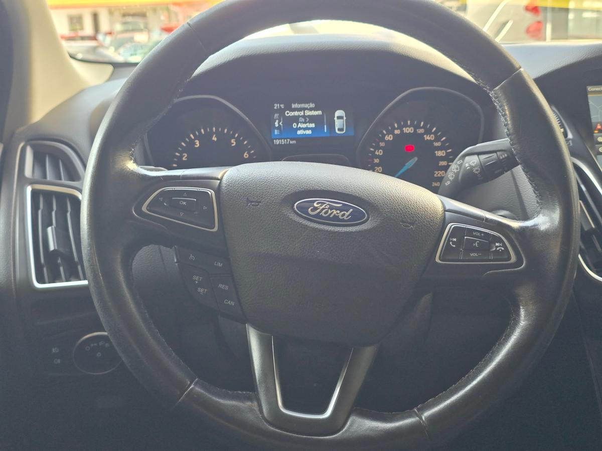 ford-focus-sw-2015-gasolina-998cc