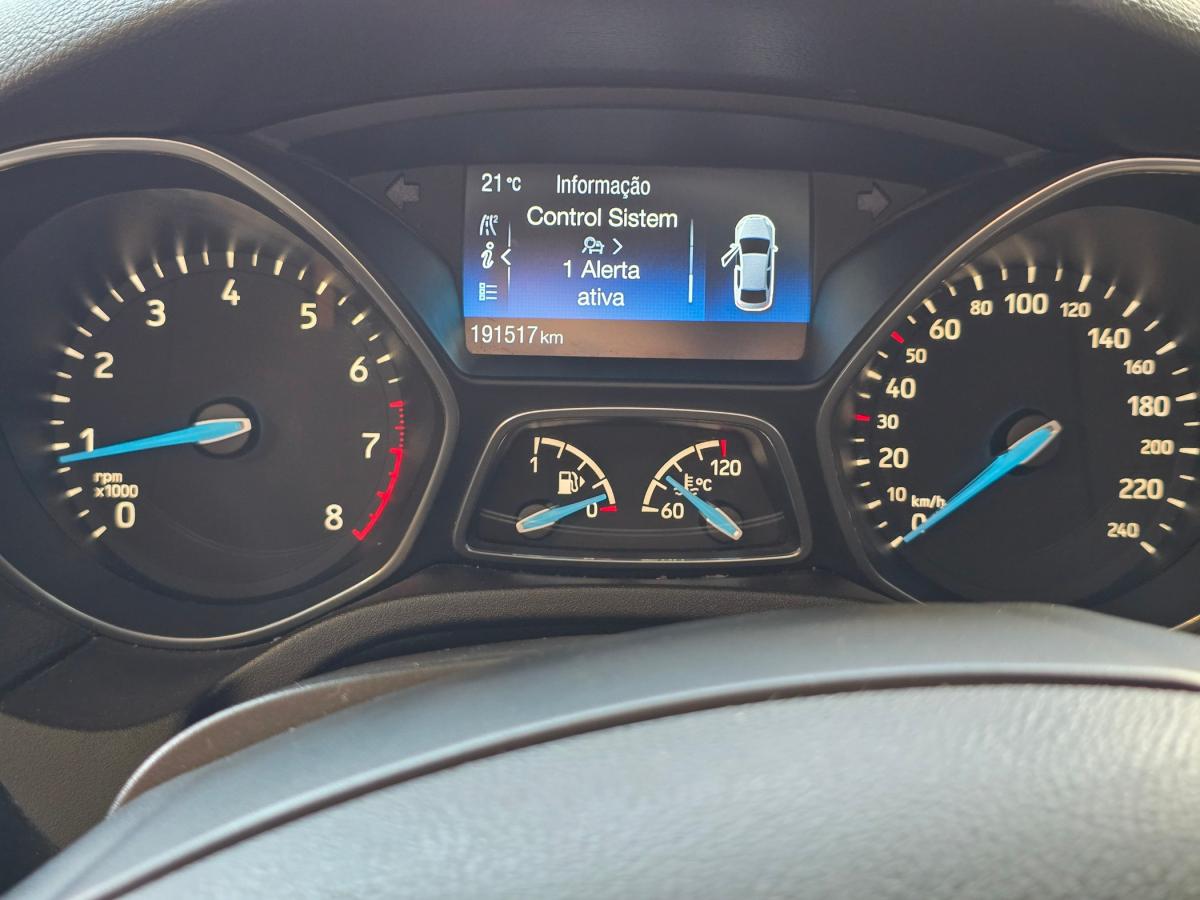 ford-focus-sw-2015-gasolina-998cc