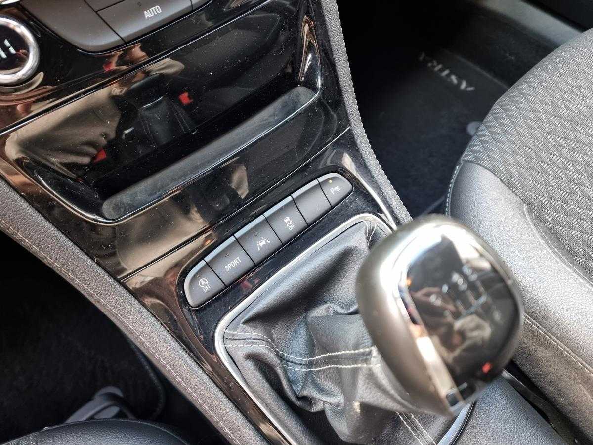 opel-astra-sport-tourer-2016-diesel-1598cc