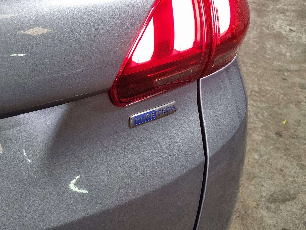 peugeot-2008-2017-gasolina-1199cc