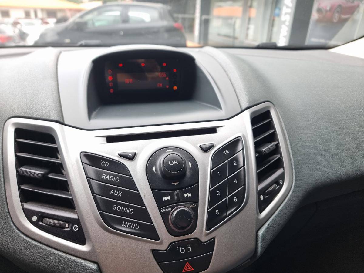 ford-fiesta-2010-gasolina-1242cc
