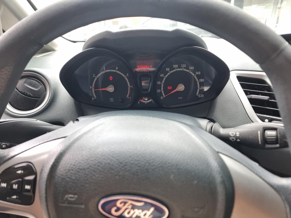 ford-fiesta-2010-gasolina-1242cc