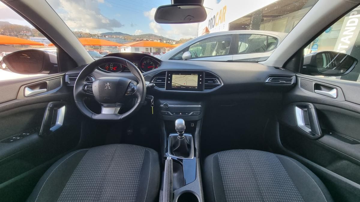 peugeot-308-sw-2018-diesel-1499cc