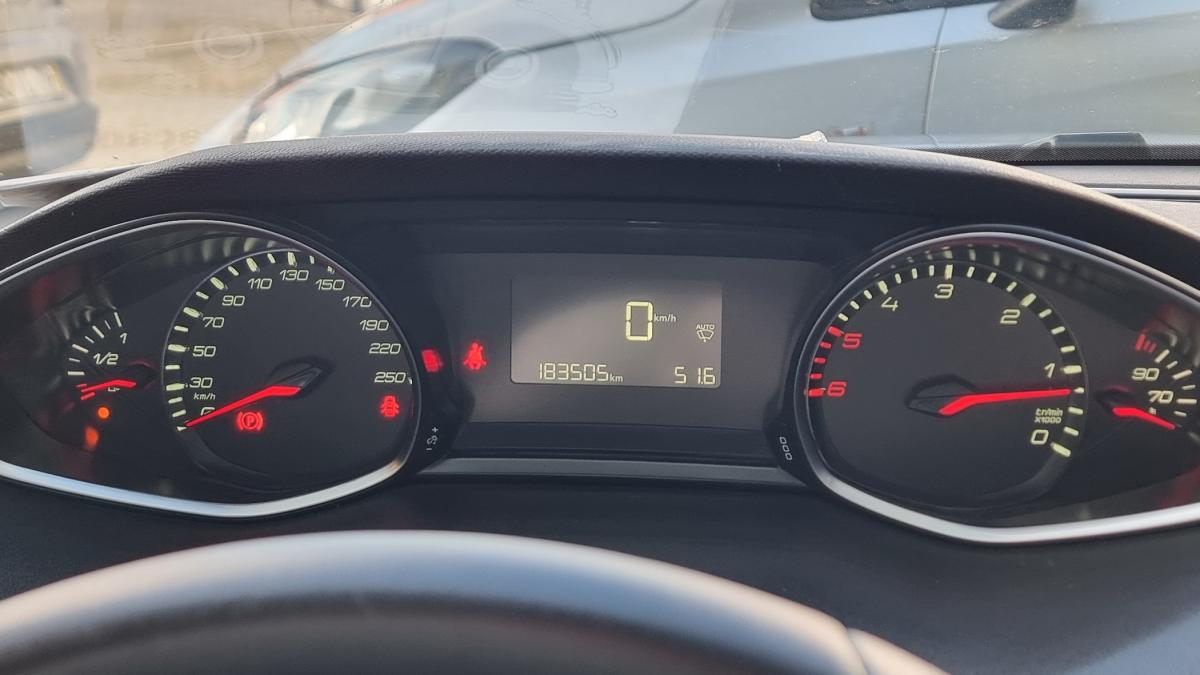 peugeot-308-sw-2018-diesel-1499cc