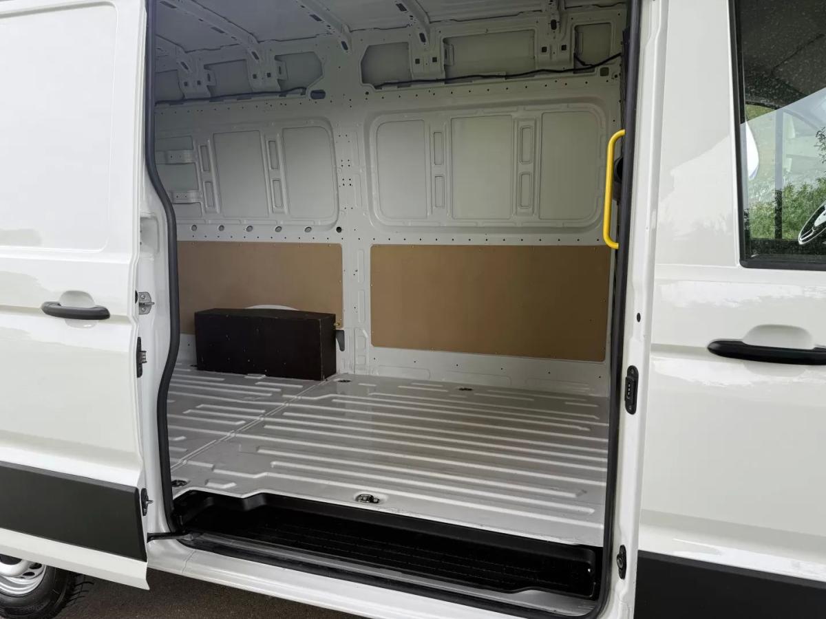 volkswagen-crafter-2022-diesel-2000cc