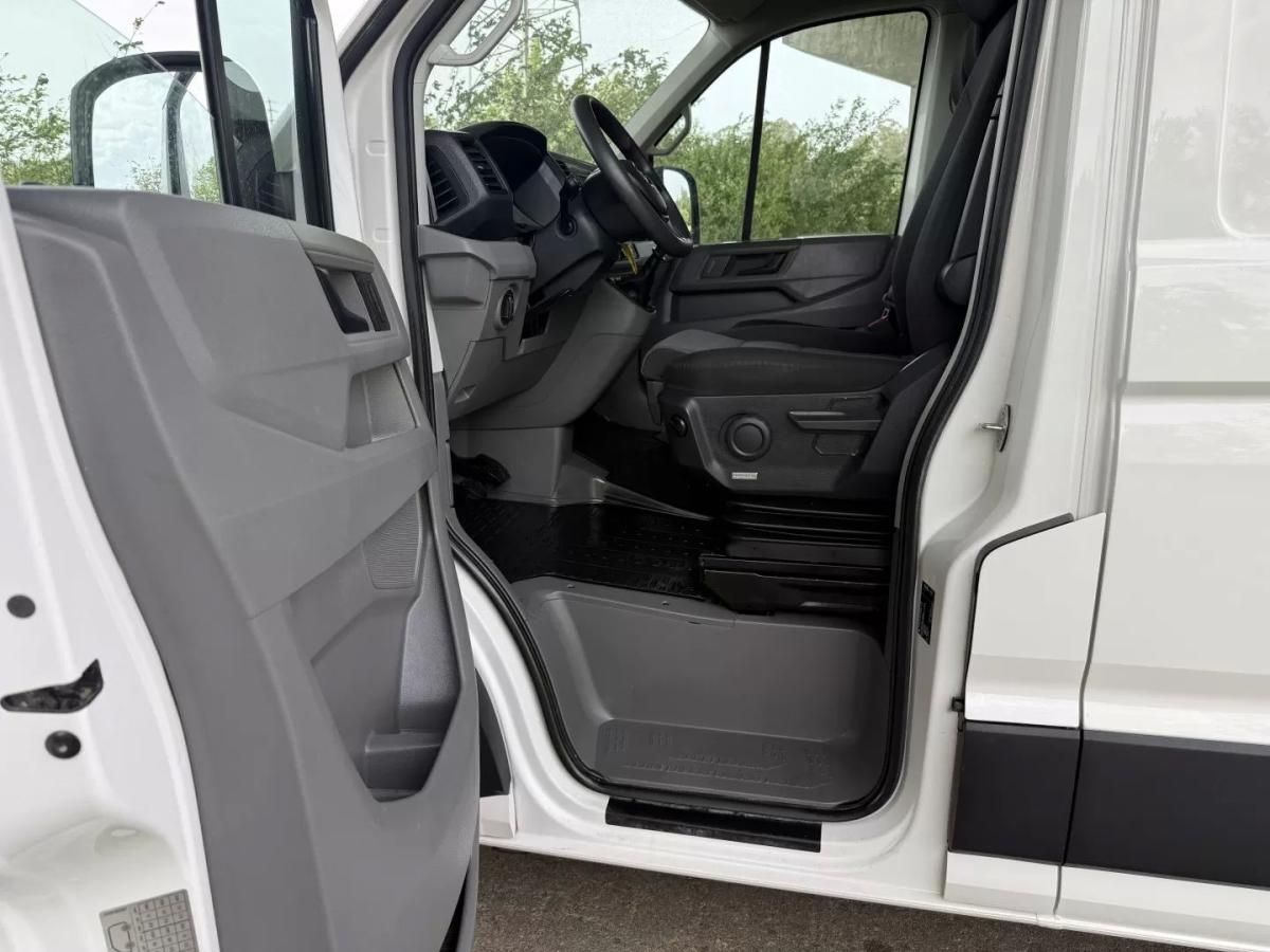 volkswagen-crafter-2022-diesel-2000cc