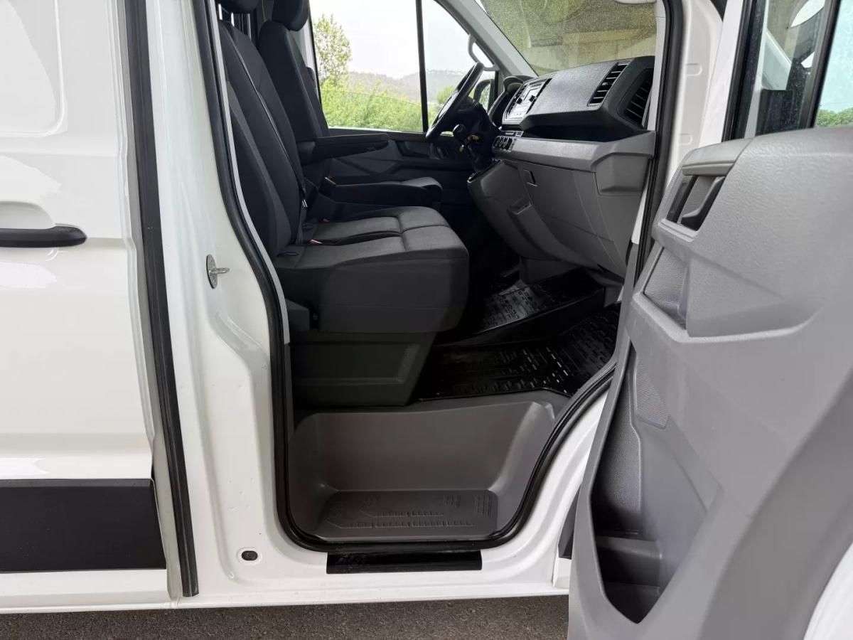 volkswagen-crafter-2022-diesel-2000cc