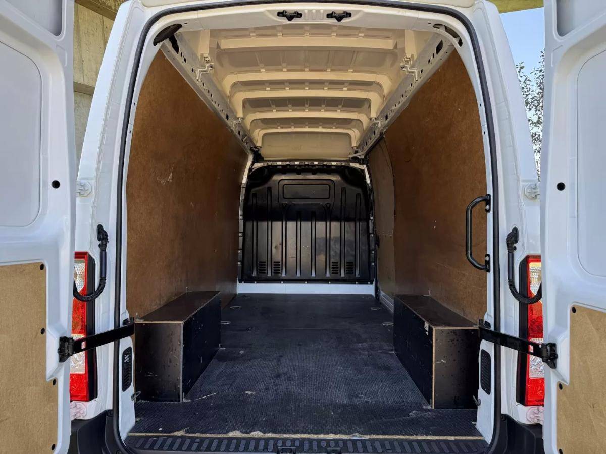 renault-master-2023-diesel-2300cc
